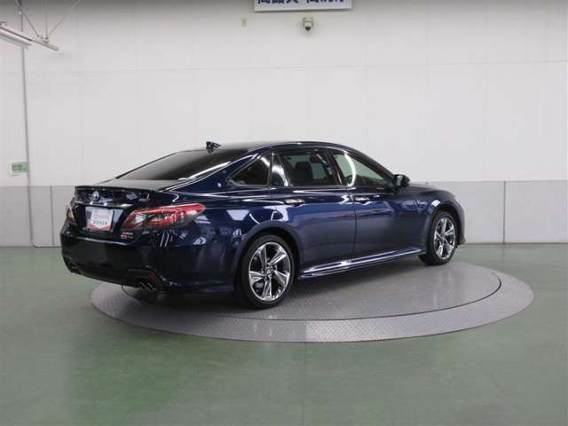 衝突被害を軽減する、パーキングサポートブレーキ（静止物）付、インテリジェントクリアランスソナーを装備しています。