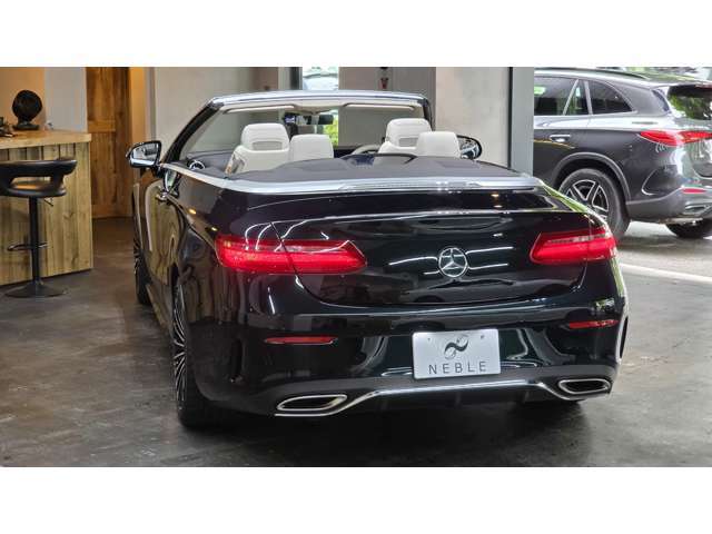 輸入車・国産車を問わず現在お乗りのお車を下取りさせていただきます。車種やボディカラー、オプション装備などをご連絡いただけましたら、おおよその額を提示させていただきます。お気軽にお申し付けくださいませ。