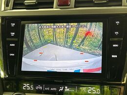 【バックカメラ】駐車時に後方がリアルタイム映像で確認できます。大型商業施設や立体駐車場での駐車時や、夜間のバック時に大活躍！運転スキルに関わらず、今や必須となった装備のひとつです！