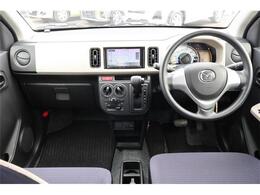 前席全体　目線も高く広い視界で安心して運転することができますね！