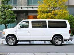 E150 XLT/V8 5.4L/ナビ/TV/Bluetooth/横後カメラ/障害物センサ-/ドラレコ/レ-ダ-探知機/後席キャプテンシ-ト/クル-ズコントロ-ル/車内灯LED換装/HID/ETC/8ナンバ-登録(減免対象車)/走行履歴証明書有