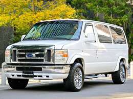 カスタム車両のメンテナンスや車検もお任せ下さい。販売後もお役に立てるよう努めさせていただきます。また、追加カスタム・鈑金修理・コーティング施工・ラッピング作業・電装系作業等、何なりとお申し付け下さい。