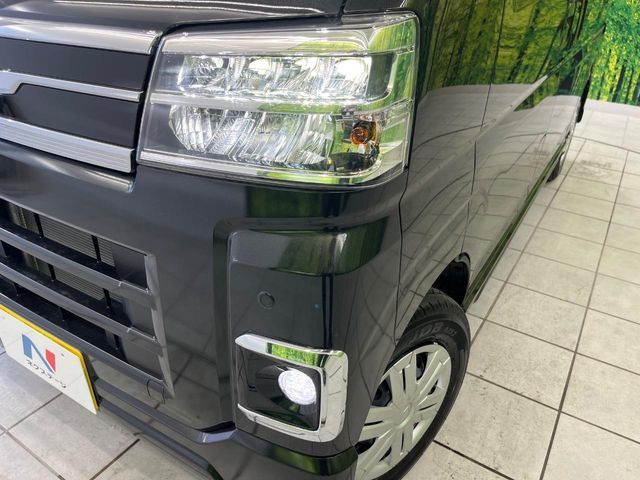 【LEDヘッドライト】悪天候や夜間走行時も良好な視界を確保し安心して運転できる高輝度LEDヘッドライトを装備！点灯速度が早く、消費電力も抑えられています。