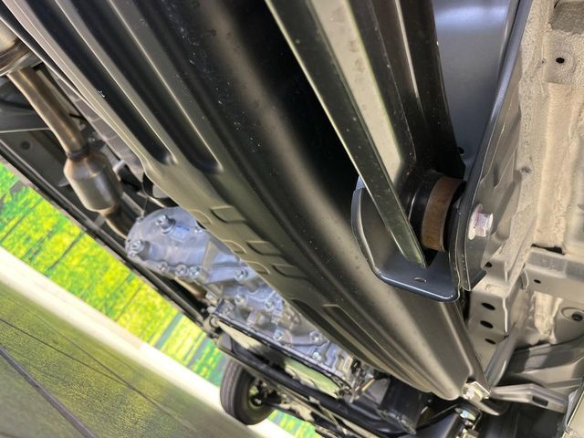 お車を安心してお乗りいただく為には、足回りの定期点検が欠かせません。サービスサポート（有償保証）では無料点検もご提供しており、安心のカーライフをお過ごしいただけるサポート体制が整っています。