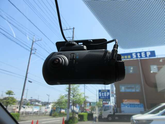 ☆360°ドライブレコーダー☆車内カメラ付き☆