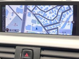 ●純正ナビ:一体感のあるナビは、高級感ある車内を演出してくれます。Bluetooth再生などオーディオ機能も充実しておりますので、運転もより楽しめます♪