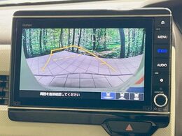 【バックカメラ】駐車時に後方がリアルタイム映像で確認できます。大型商業施設や立体駐車場での駐車時や、夜間のバック時に大活躍！運転スキルに関わらず、今や必須となった装備のひとつです！