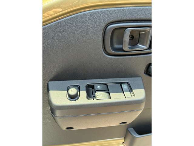☆ご掲載中の車両に関して☆　気になる点や知りたいことがあればお気軽にお問い合わせ・お電話くだいませ！すぐに詳しい営業のスタッフから詳しいお話を致します！