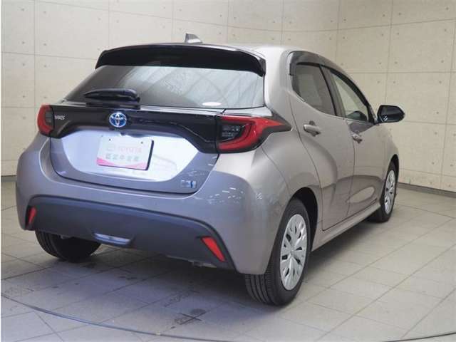 愛車のキレイを守りながら、お手入れをグンと楽にしたいお客様に、当店から「ボディーコーティング」をオススメします。