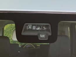 【スズキ　セーフティサポート】走行中に前方の車両等を認識し、衝突しそうな時は警報とブレーキで衝突回避と被害軽減をアシスト。より安全にドライブをお楽しみいただけます。