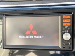 【純正ナビ】人気の純正ナビを装備しております。ナビの使いやすさはもちろん、オーディオ機能も充実！キャンプや旅行はもちろん、通勤や買い物など普段のドライブも楽しくなるはず♪