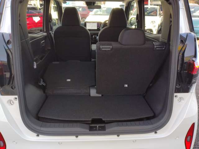 6：4分割可倒式リヤシート♪