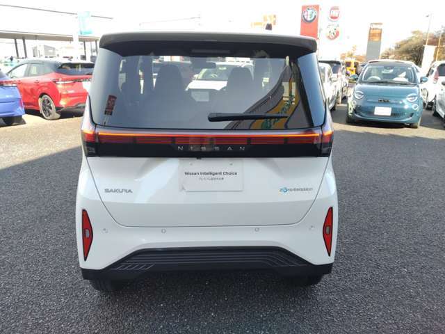 プライバシ-ガラスで車内への日差しを和らげ急な室温変化を防ぎます♪