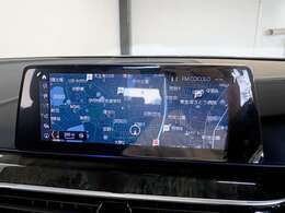 【セールスポイント2/3】ドラレコ/10.2インチHDDナビ/フルセグ/DVD/ブルートゥース/ハーマンカードンサラウンドサウンドシステム/ミラーリング/全方位カメラ/障害物センサー/ウッドパネル/