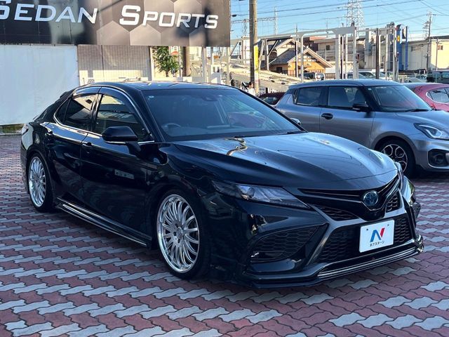 高透明度のガラス皮膜で撥水はもちろん、上質なツヤ・光沢を実現。紫外線や酸性雨から大切な愛車を保護し、色あせ・劣化を防止。「弾スプラッシュコート」、「弾プリミッサコート」からお選びいただけます。