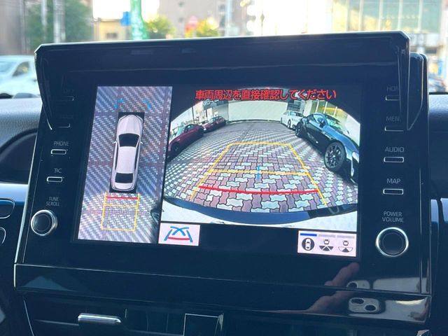 【パノラミックビューモニター】専用のカメラにより、上から見下ろしたような視点で360度クルマの周囲を確認することができます☆死角部分も確認しやすく、狭い場所での切り返しや駐車もスムーズに行えます。