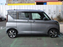 ★新しいうちにコーティングを施工する事により、ツヤを長持ちさせる効果があります。汚れも付きにくく、落としやすくなりますのでオススメです。種類がございますので詳しくは営業スタッフにお問い合わせ下さい。