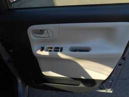 お客様専用駐車場有ミドリのスペースにどうぞ。