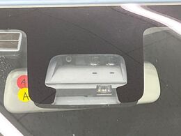 【スズキ　セーフティサポート】走行中に前方の車両等を認識し、衝突しそうな時は警報とブレーキで衝突回避と被害軽減をアシスト。より安全にドライブをお楽しみいただけます。