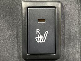 【シートヒーター】寒い日に重宝するシートヒーター！エアコンより早く温まってくれるので寒がりの人も安心ですね♪エアコンの温風は乾燥するから苦手、という方にもをおすすめです。