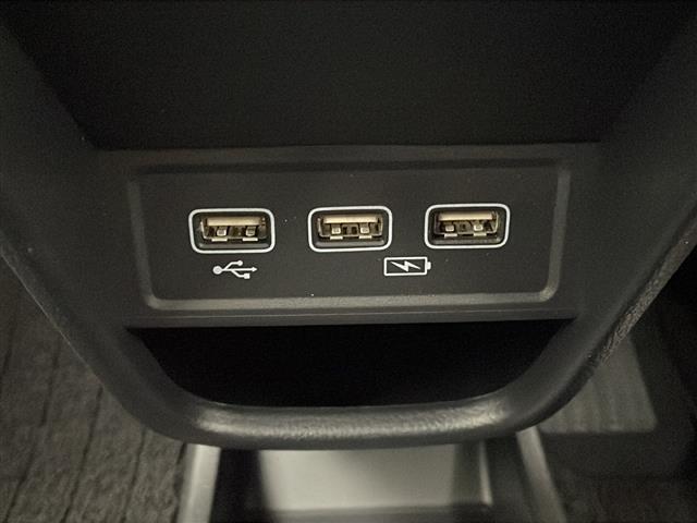 【ルーフ】大きなへこみや色褪せもなくきれいな状態です！ひょう害車は販売いたしませんのでご安心ください。