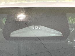 【トヨタセーフティセンス】走行中に前方の車両等を認識し、衝突しそうな時は警報とブレーキで衝突回避と被害軽減をアシスト。より安全にドライブをお楽しみいただけます。