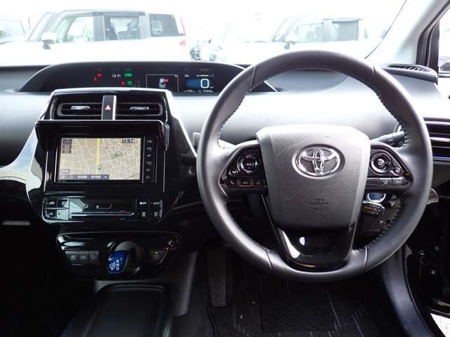 操縦性、操作性に優れたインパネ廻り！