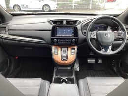 ワンアクションでスムーズな運転を支援する、エレクトリックギアセレクターに、パーキングブレーキは、電子制御パーキングブレーキです。