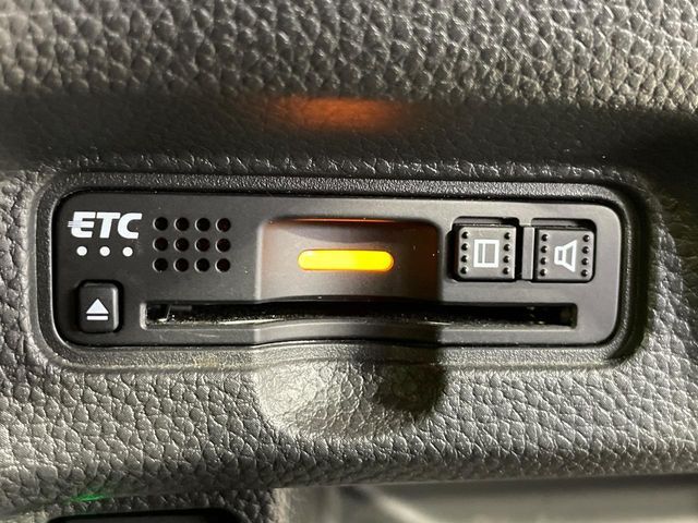 【ETC】高速道路の料金所をストレスなく通過！話題のスポットやサービスエリアに多い「スマートIC」利用時は必須のアイテムです。当店でセットアップを実施、ご納車当日からすぐにご利用いただけます！