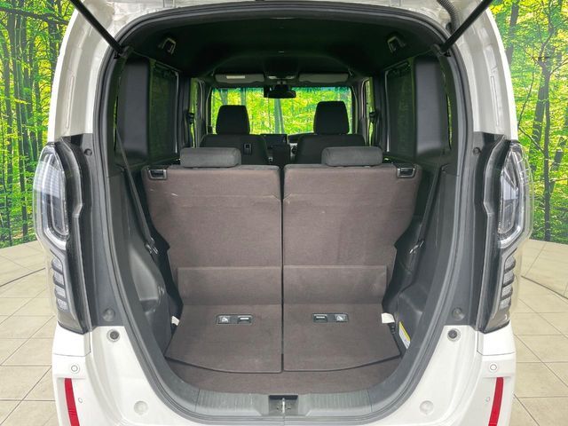 普段のお買い物や通勤、送迎等に十分な荷室スペースを確保しております。セカンドシートを倒すと、大きな荷物の積載も可能です♪