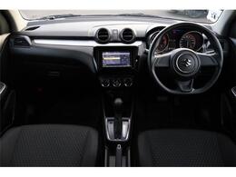 前席全体　目線も高く広い視界で安心して運転することができますね！