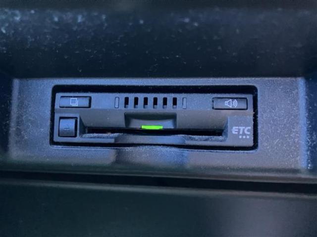 WECARSの展示場では実際に見て、触ってお車をお選びいただけます！知識の豊富な営業スタッフが様々なカーライフをご提案いたします！