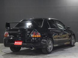 ご来店前にお問合せフォームから「来店予約」をお願い致します。予約ナシの当日のご来店については恐れ入りますがお電話で在庫確認をお願い致します。