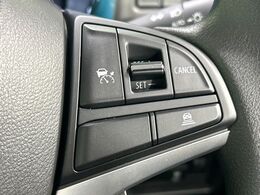 【アダプティブクルーズコントロール】高速道路での長距離走行が楽に！！自動で速度を保つクルーズコントロールが、衝突軽減システムと連携し、前方の車両を感知して車間を保つように速度調節してくれます！！