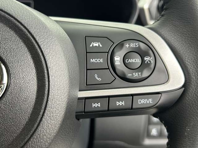 【　アダプティブクルーズコントロール　】設定した車速内で自動で加減速♪先行車との車間距離を適切に維持した追従走行が可能です♪