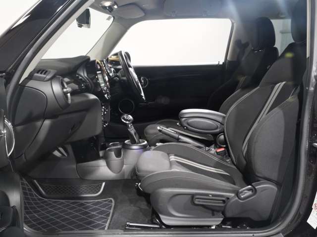 ■納車に関して・・・当社、ミニ専門店イールは皆様へ心を込めて納車いたします！■北海道から沖縄まで陸送業者にてお届けいたします■詳しくは販売スタッフまでお問合せください。