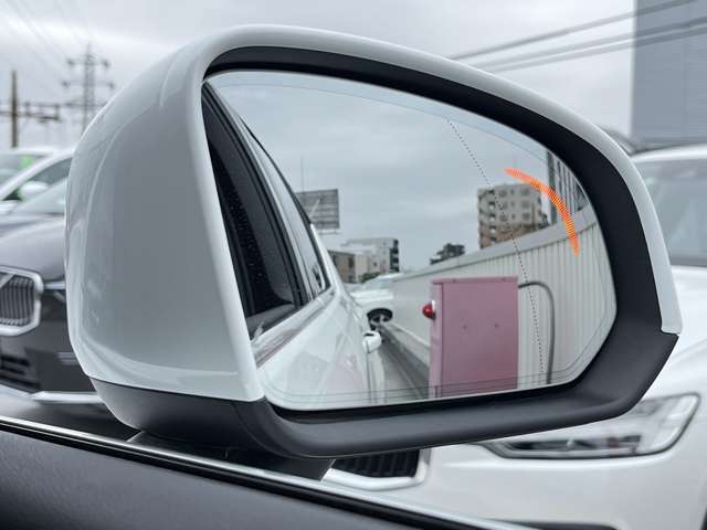BLIS（後方接近車両お知らせシステム）で、車線の変更や右左折時も安心です！