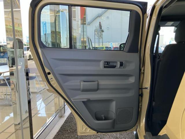 WECARSでは各商談席に大型モニターをご用意しております！見やすい大画面でゆったりと全国の在庫をご覧いただけます！是非ご来店お待ちしております！