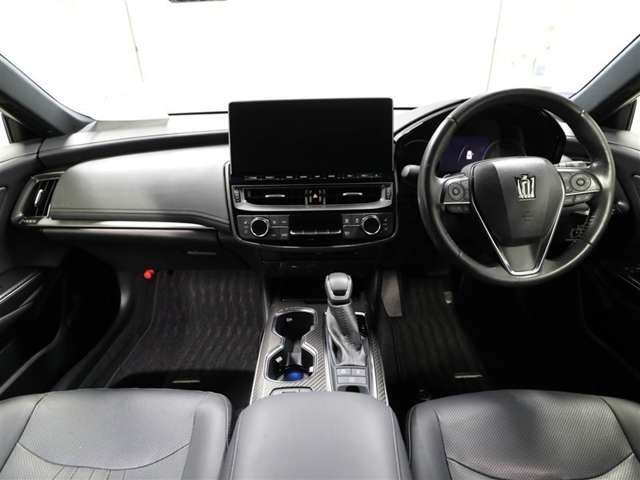 SUVならではの見晴らしの良い前方視界で快適なドライブをお楽しみいただけます！