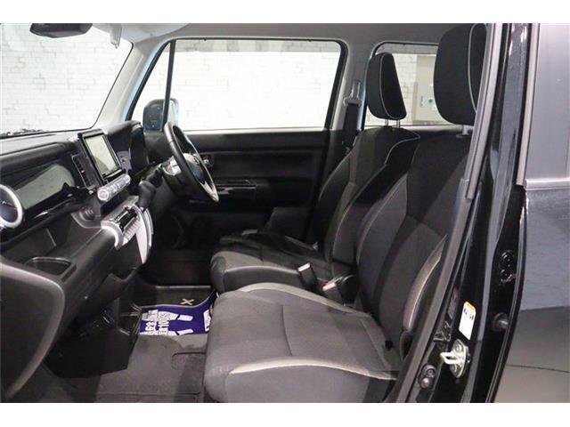 体格に合わせてシートの位置をきめ細かく調節できるので、いつでも最適な運転姿勢をキープ。操作も軽く、ラクラクです