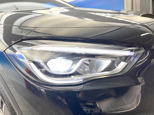 ●LEDヘッドライト：夜間走行時も良好な視界を確保し安心して運転できる高輝度LEDヘッドライトを装備！点灯速度が早く、消費電力も抑えられています。