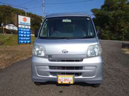 多少の小傷等はございますが大きなダメージもなく全体的に綺麗な状態を保たれています。艶もありご納得していただける1台だと思います。