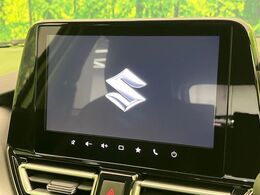 【純正ナビ】人気の純正ナビを装備しております。ナビの使いやすさはもちろん、オーディオ機能も充実！キャンプや旅行はもちろん、通勤や買い物など普段のドライブも楽しくなるはず♪