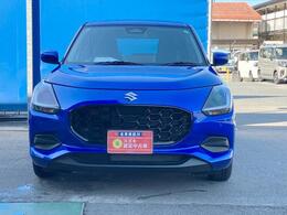 凛としたフェイスが魅力のフロントデザイン！白い光・ハイレスポンス、低燃費の【LEDヘッドランプ】！