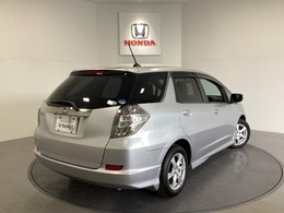 【Honda認定中古車 U-Select】　は3つの安心をお約束します。　1　Hondaのプロが整備した安心。 2　第三者機関がチェックした安心。　3　購入後もHondaが保証する安心。