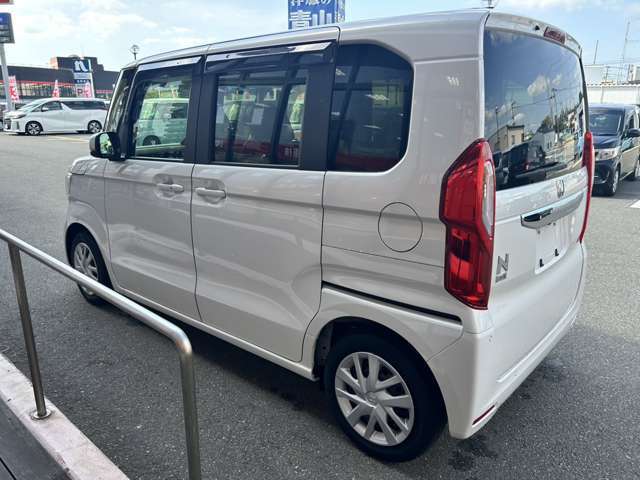 「ケイカフェでは、コロナウイルス対策として納車時に除菌施工を行っています！手が多く触れる内装を除菌することでおクルマの引渡しも安心です♪詳しくはケイカフェまでお問い合わせください！」