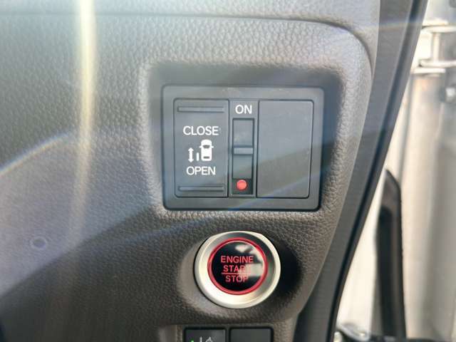 ケイカフェでは、快適なカーライフを過ごしていただくためにオイル交換～定期点検や車検整備なども実施しております。