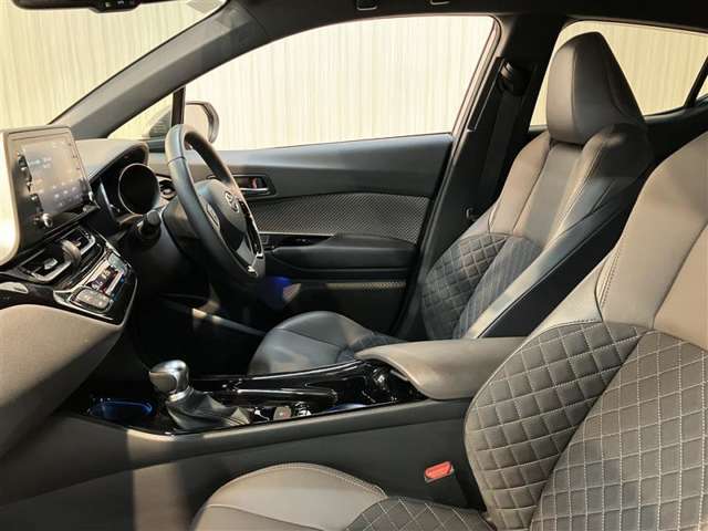 お車の知識がなくても大丈夫です！細部に渡り担当スタッフが確認をいたしますので、ご安心ください！