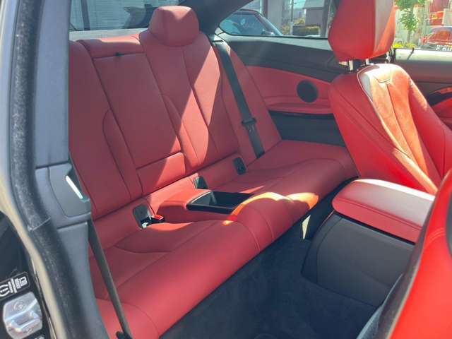 入庫から間もない為、本撮影前の仮撮影の写真とはなりますが、お車にご興味のある方は、当店担当スタッフまでお問合せ下さい！！