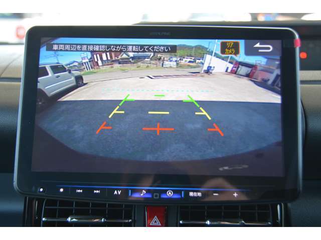 ナビ連動バックモニター付きです！ガイドラインも表示されますよ＾＾車庫入れ楽々です♪お問い合わせは079-280-1118、カーズカフェ　カーベル姫路東までお気軽にお電話ください＾＾